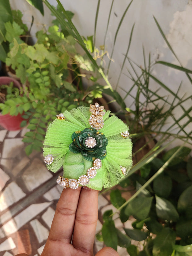 Green bhandej flowers heavy dress with pagdi and bansuri for laddu gopal ji