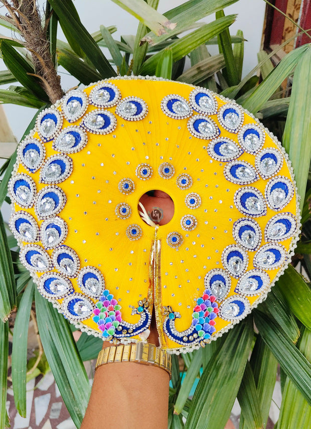 Yellow heavy dress for laddu ji 
